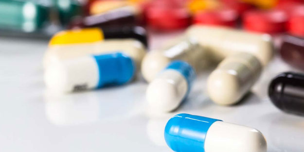 Antibiyotikler koronavirüs tedavisinde leblebi gibi tüketiliyor