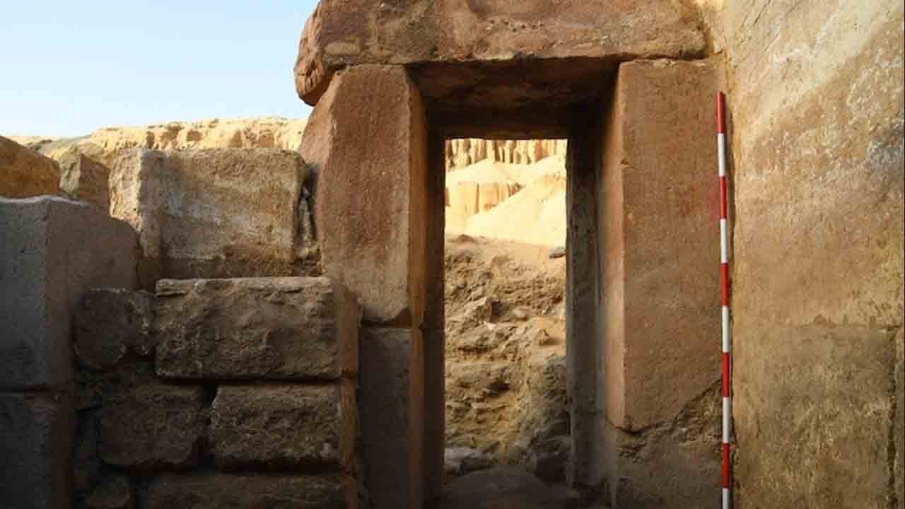 Antik Mısır’dan ilk kamusal takvim: 4.500 yıllık güneş tapınağında yıldızlara açılan çatı