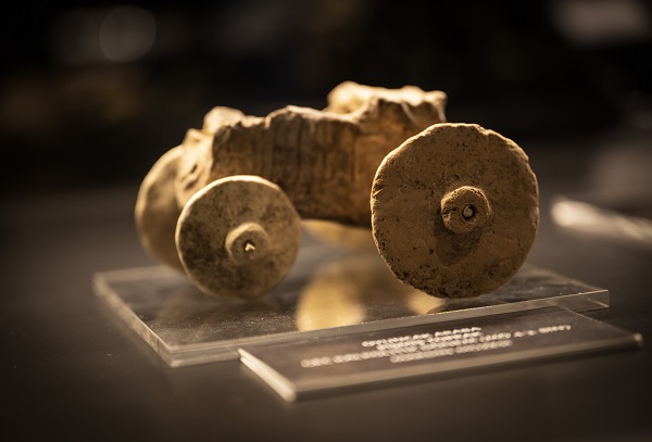 Antik oyuncaklar görenleri şaşırtıyor | Bu oyuncakların hepsi yüzlerce yıl önceye ait!