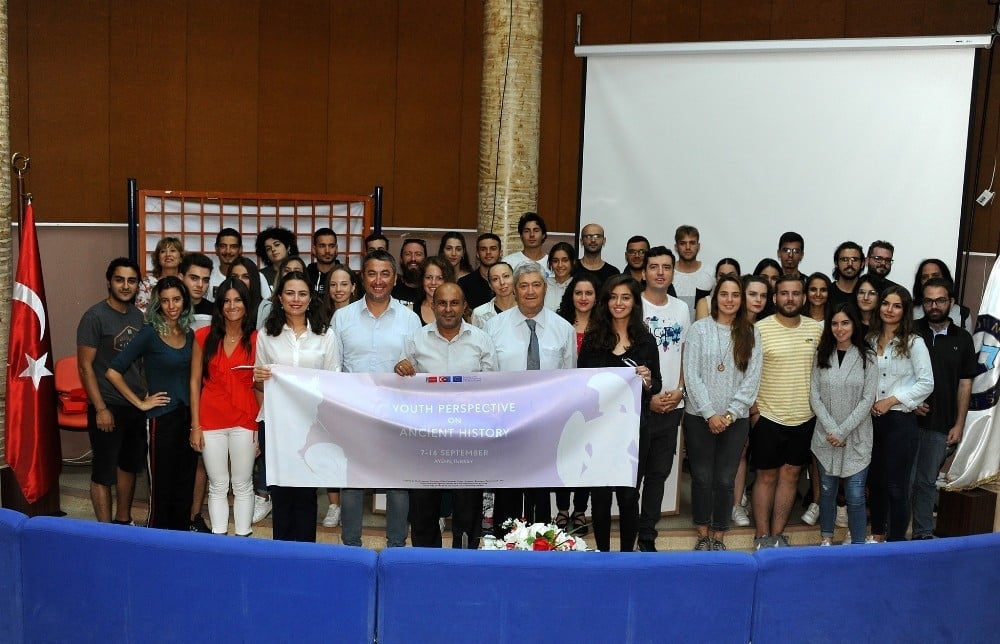 ‘Antik Tarihe Genç Bakış’ ekibi ADÜ’de 