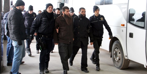 Antika silahı 'terör' silahı diye gösterdiler