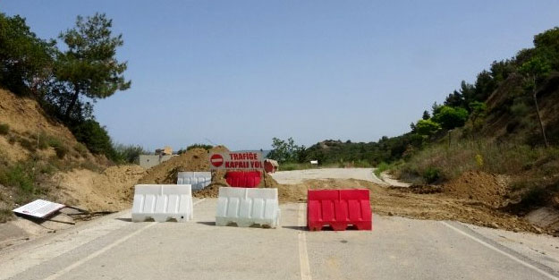 Anzak Koyu yolunda toprak kayması