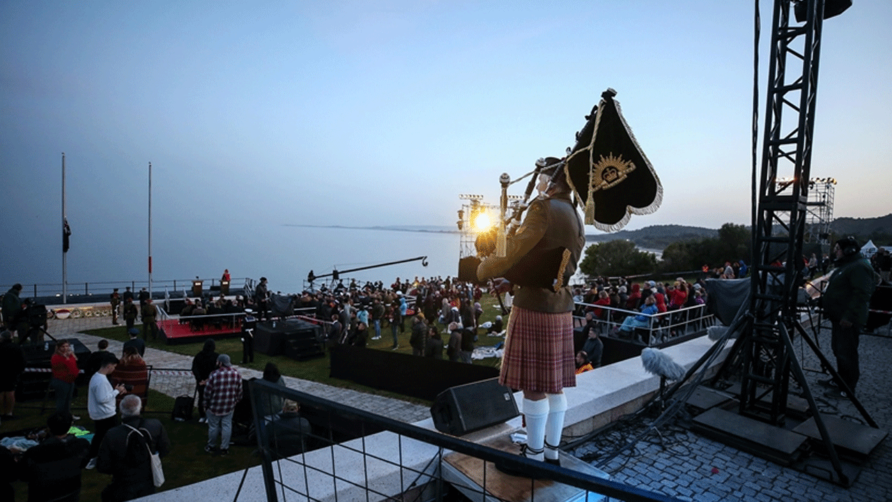 Anzak Koyu’nda duygusal anlar! 110. yıl dönümünde ‘Şafak Ayini’ ile anma
