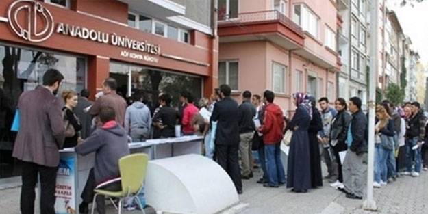 AÖF kayıt yenileme yapmayanın kaydı silinir mi?