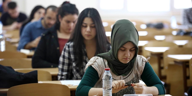 AÖF sınavlarında kimlik zorunluluğu kalkıyor