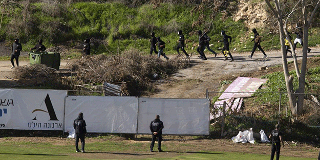 AP az önce şoke eden kareleri geçti! BAE’li isim için baskın yaptılar