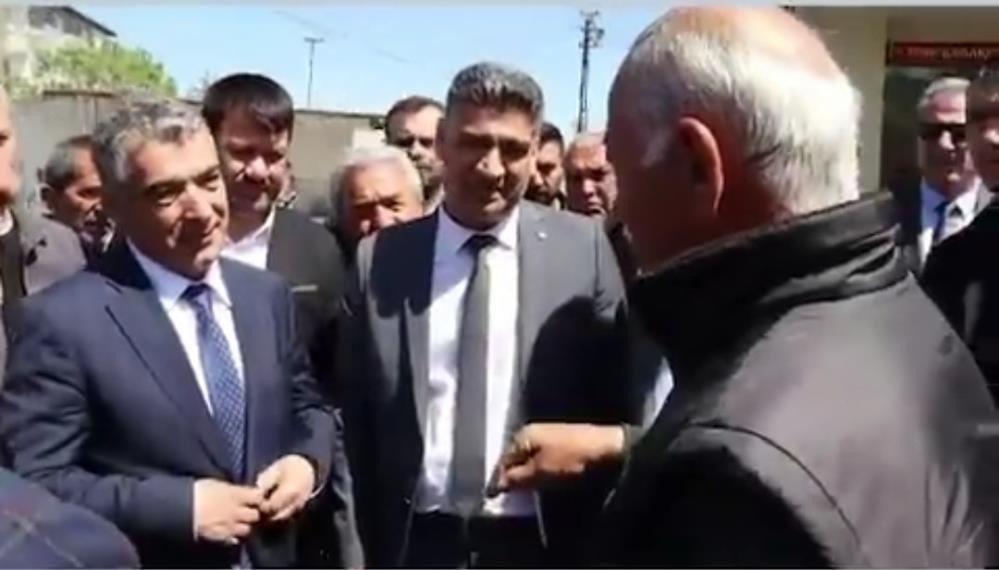 Apar topar görevden aldılar! CHP’li Başkandan AK Partili adaya oy şartı