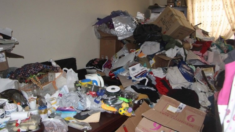 Apartman dairesinde 15 ton çöp