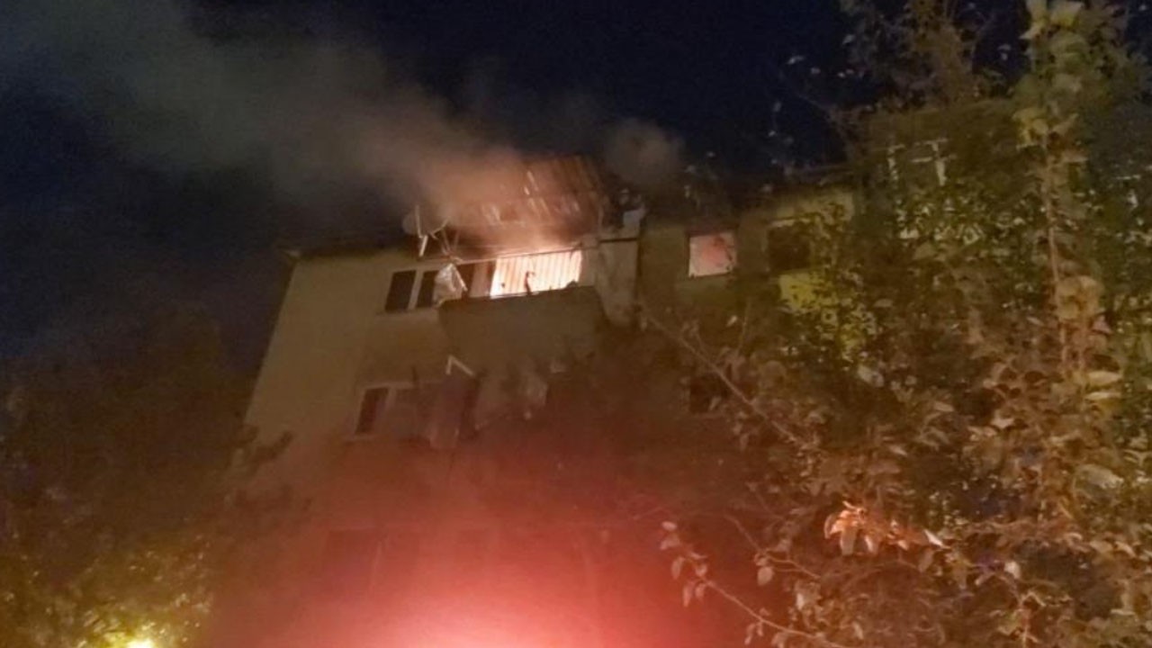 Apartman dairesinde korkutan yangın