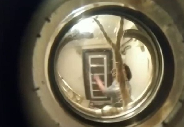 Apartmanda korku dolu anlar! Kiracı ev sahibine bıçakla saldırdı