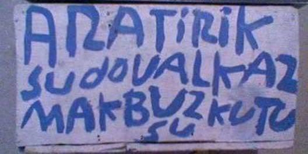 Apartmanlara asılan güldüren yazılar - FOTO