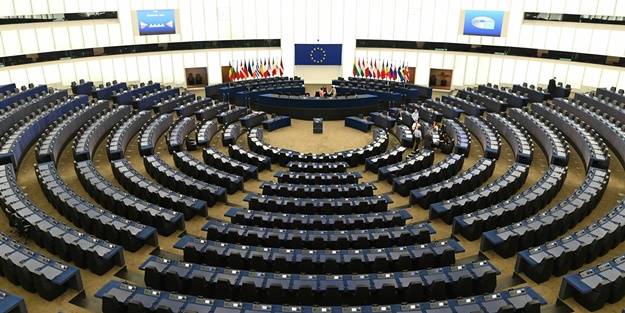 AP'de yeni yolsuzluk şüphesi! İki Yunan vekile şok