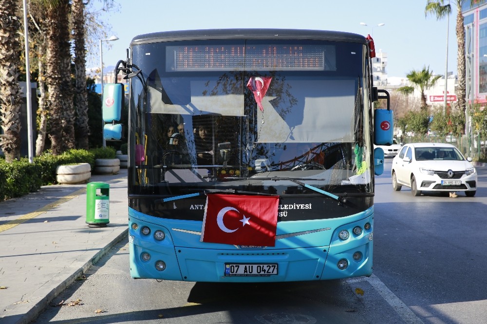 AP’deki çirkin saldırıya Antalya’dan bayraklı tepki 
