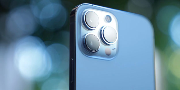 Apple, Qualcomm’un üç yıl gerisinden geliyor