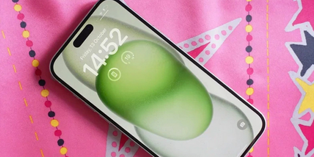 Apple talimat verdik diyerek duyurdu: iPhone'unuzu meraklı gözlerden koruyacak 'omuz sörfü koruması'