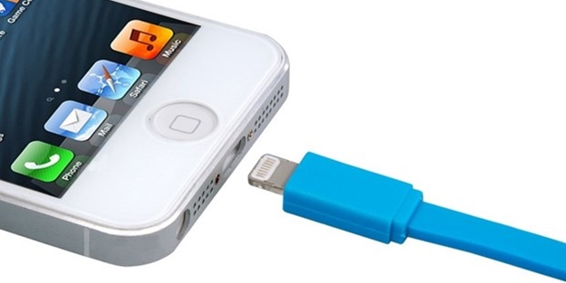 Apple'a yeni bağlantı kablosu geliyor