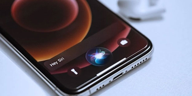 Apple'dan beklenmedik hamle! Siri’ye dedikodu özelliği geliyor