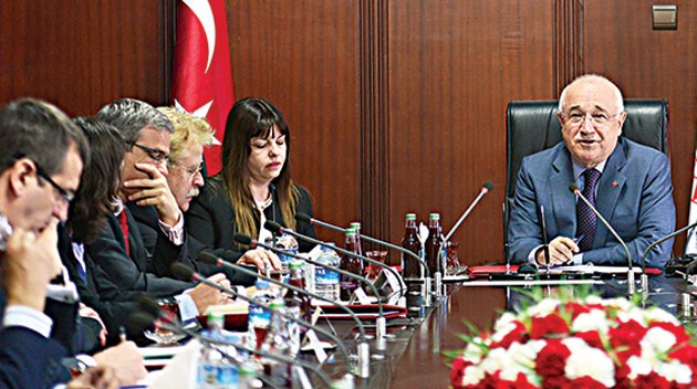 AP’ye AB ve soykırım resti