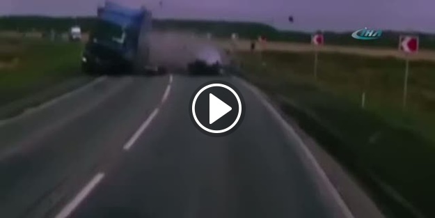 Araba paramparça oldu