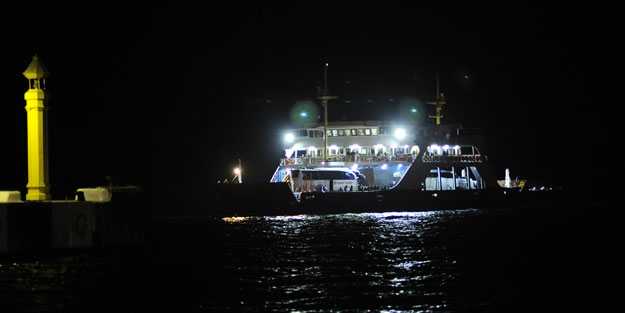 Araba vapuru boğazda arızalandı