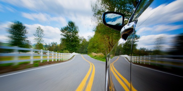 Arabada gazetenin üzerine oturursanız...