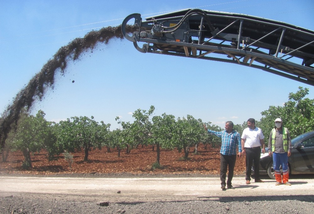 Araban’da bozulan asfalt yol çalışmalarına başlandı 