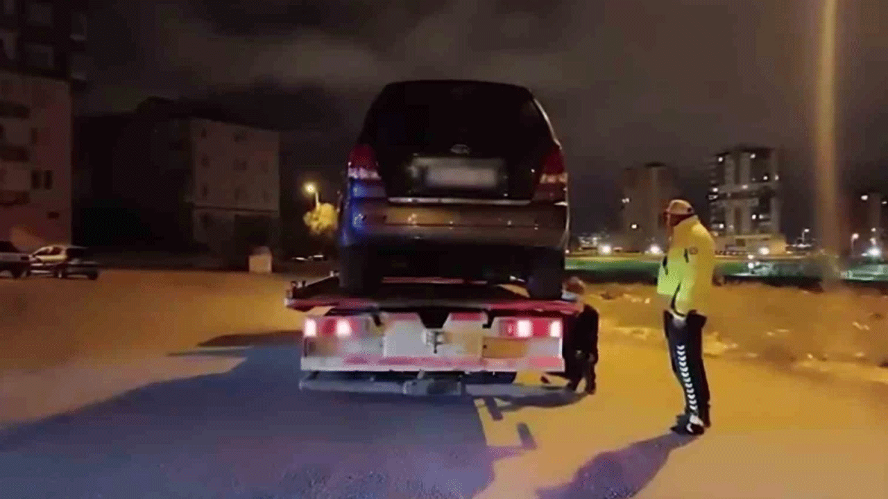Arabasına polis siren sesi taktı! Okkalı cezayı yedi
