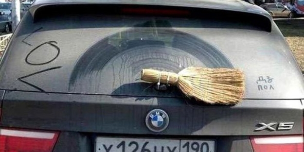 Arabasını kendi tamir eden insanların düştüğü komik durumlar - FOTO