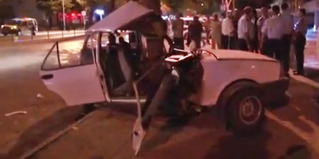 Arabasıyla ağaca çarpan adam hayatını kaybetti