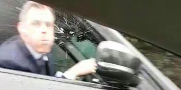 Eski yıldız futbolcu taraftarlara tükürdü, hayatı mahvoldu! 5 milyon TL...