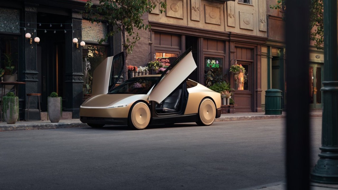 Arabayı yapay zeka sürecek! Tesla direksiyonsuz ve pedalsız yeni modelini tanıttı