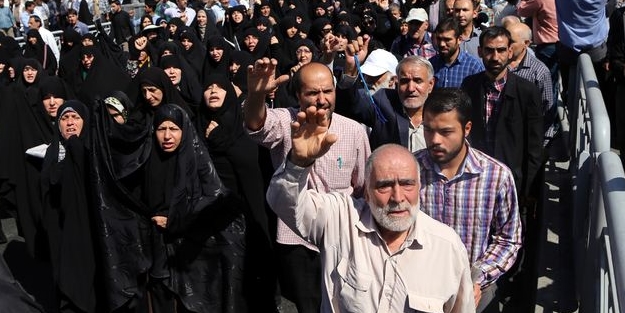 'Arabistan hacca layık değil'