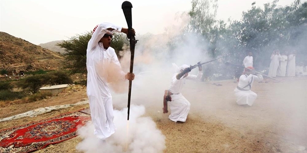 Arabistan'da tuhaf akım - FOTO
