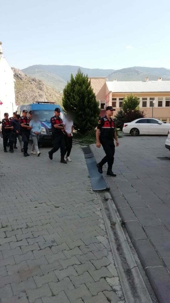 Araç aküsü çalan suç çetesi yakalandı 