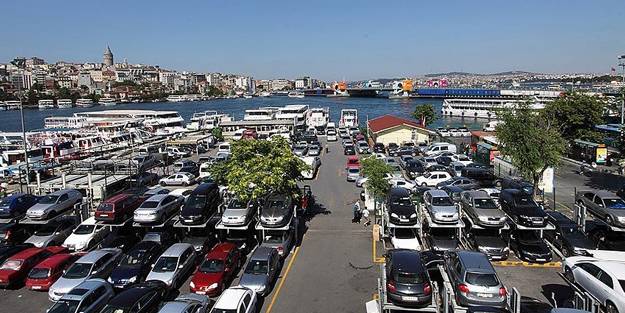 Araç alacaklar dikkat! Binlercesi yarı fiyatına satışa çıkarıldı