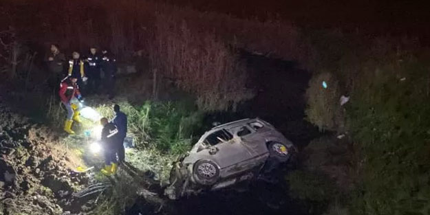 Araç dereye yuvarlandı: 1 ölü, 3 yaralı
