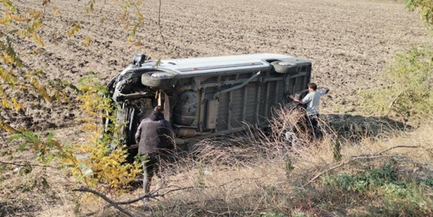 Araç kullanırken köpeği üzerine atladı!