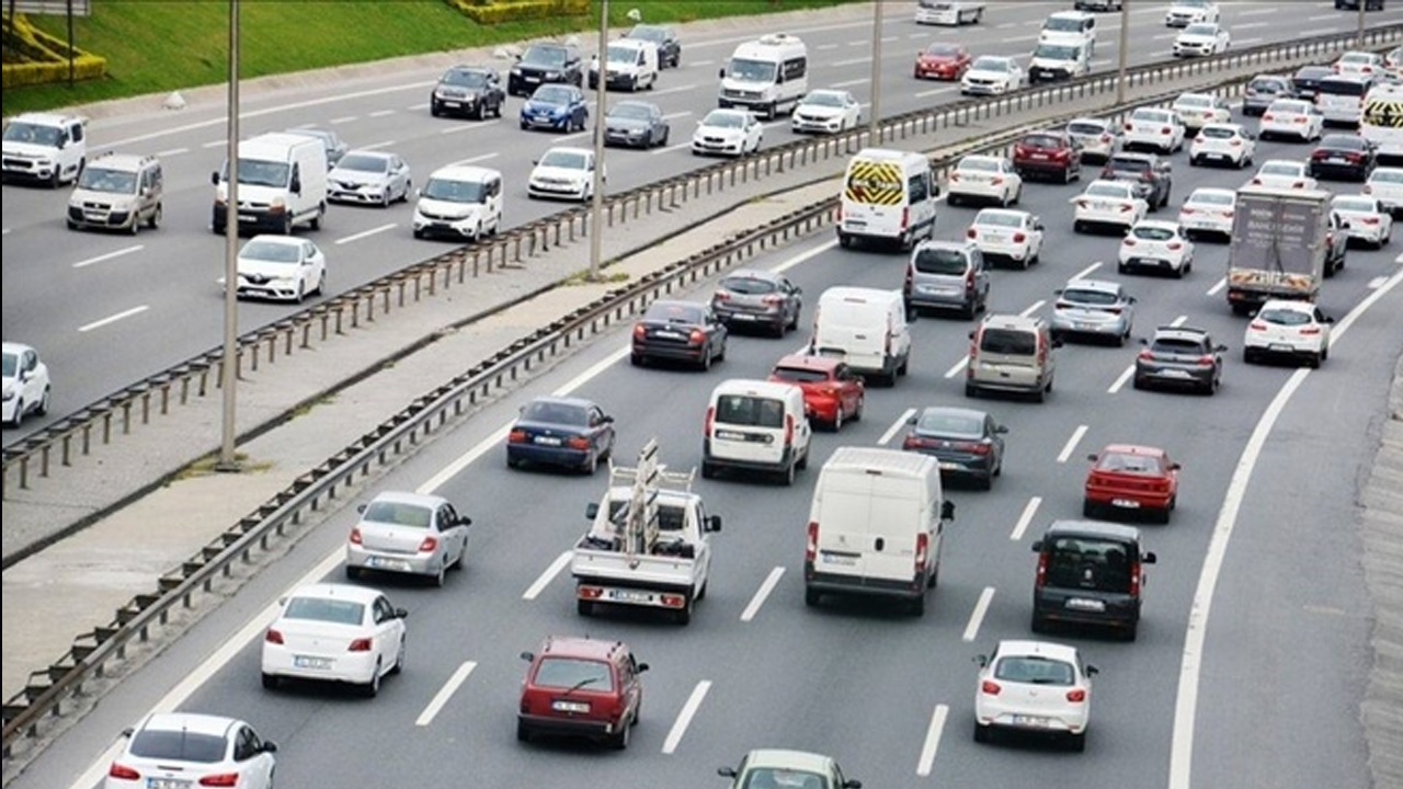 Araç kullanmaya yaş engeli: O yaştakiler ehliyeti olsa bile trafik yasak!