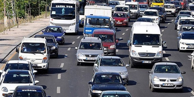 Araç sahipleri altüst edecek gelişme! Büyük şok geliyor: Araç piyasasında fiyatlar geriliyor