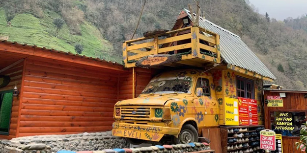 Araç sahipleri bu habere dikkat: Görenleri şaşırtan araç! Kamyonetini 'otel odası'na çevirdi...