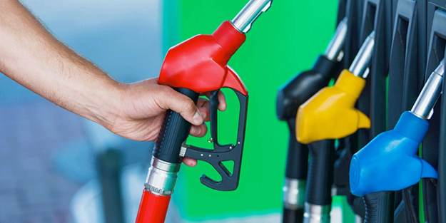 Araç sahipleri bu kez bayram edecek! Akaryakıt fiyatlarına dev indirim geliyor
