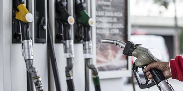 Araç sahipleri dikkat! Akaryakıtta bu gece tabela değişiyor
