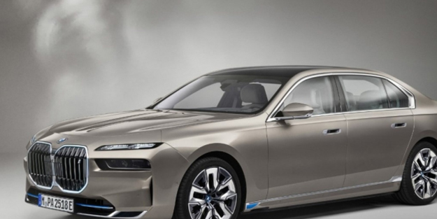 Araç sahipleri dikkat: Türkiye'ye fiyatı ilan ettiler: BMW i7’nin dudak uçuklatan fiyatı açıklandı!