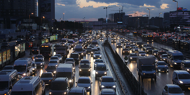 Araç sahipleri dikkat! TÜVTÜRK 'Artık zorunlu olacak' diyerek kritik kararı duyurdu