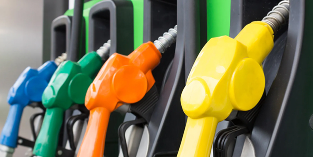 Araç sahipleri nefesini tuttu! Akaryakıt fiyatları saatler sonra altüst olabilir... İşte sebebi