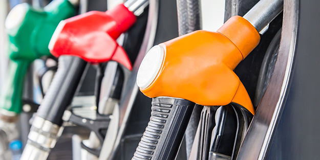 Araç sahiplerine bu kez müjde! Akaryakıt fiyatlarına indirim geliyor, o tarihe dikkat