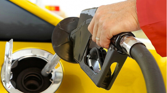 Araç sahiplerini sevindiren gelişme: Benzine indirim geliyor