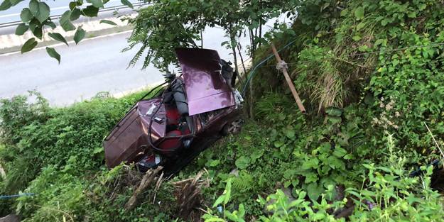 Araç şarampole yuvarlandı: 2 yaralı