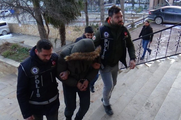 Aracında 6 kilogram 143 gram bonzai ele geçirilen şahıs tutuklandı 