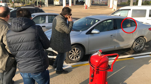 Aracında donarak öldü